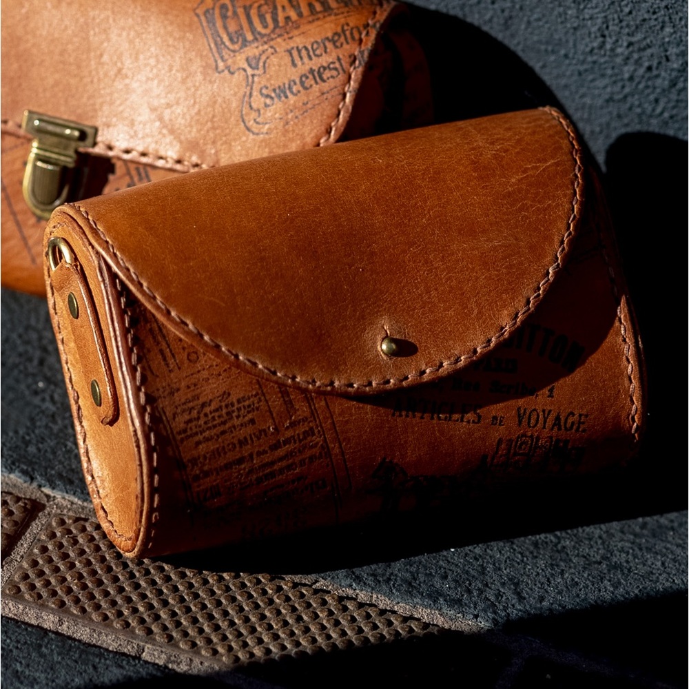 Crossbody leather bag